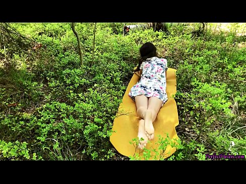 ❤️ Un străin de pe Tinder îmi masturbează păsărica și o fute cu pasiune în pădure ️❌   at ro.niceporn.ru