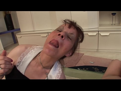 ❤️ Două bunicuțe și un bunic fac sex în trei ️❌   at ro.niceporn.ru